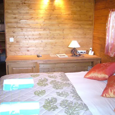 Couette-café Domaine De La Vallee Aux Pages 3*