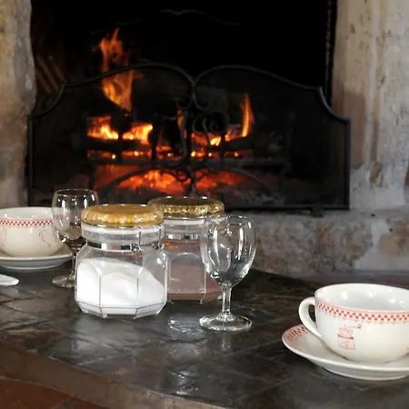 Couette-café Domaine De La Vallee Aux Pages 3*